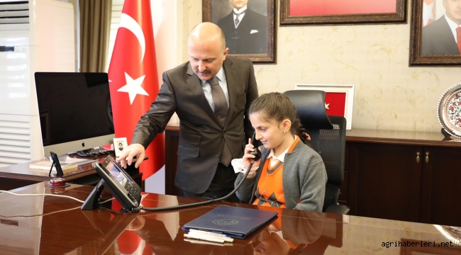 Ağrı Valisi Dr. Osman Varol, Koltuğunu Rabia Zehra Aydın'a devretti.