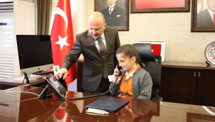 Ağrı Valisi Dr. Osman Varol, Koltuğunu Rabia Zehra Aydın'a devretti.