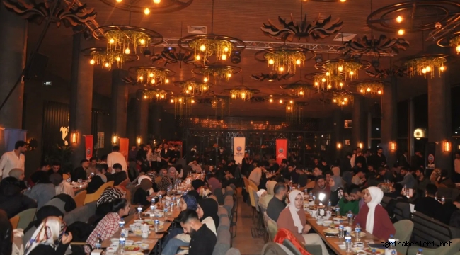 SÜLEYMAN SOYLU GECENİN GEÇ SAATLERİNDE AĞRI'DA 500 GENÇ İLE TELEFONDA SOHBET ETTİ