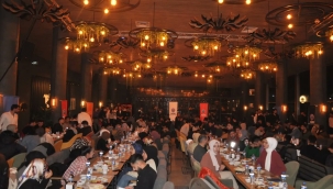 SÜLEYMAN SOYLU GECENİN GEÇ SAATLERİNDE AĞRI'DA 500 GENÇ İLE TELEFONDA SOHBET ETTİ