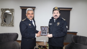 Başkan Savcı Sayan, iftarda polis üniforması giydi