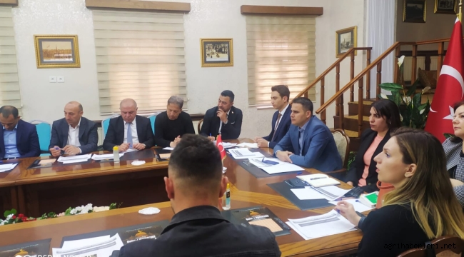 DOĞUBAYAZIT'TA BAĞIMLIKLARA KARŞI "BEN OLSAYDIM ÇALIŞTAYI" DÜZENLENDİ.