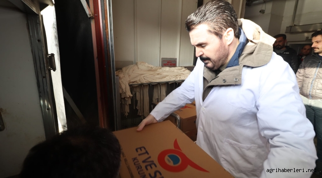 SAVCI SAYAN, SÖZÜMÜZ SÖZ DEDİ AĞRI'DA İHTİYAÇ SAHİBİ AİLELERE GÜNDE 2 KİLO ET DAĞITIMINA BAŞLADI