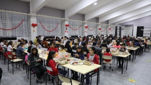 VALİ VAROL, 23 NİSAN ÇOCUK BAYRAMINDA HAMUR İLÇESİNDE ÇOCUKLAR İLE İFTAR AÇTI