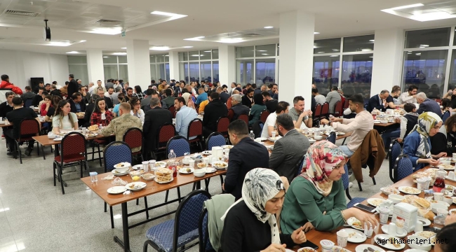 VALİ VAROL, BAŞKAN SAYAN, SAĞLIK PERSONELİYLE BERABER İFTAR AÇTI