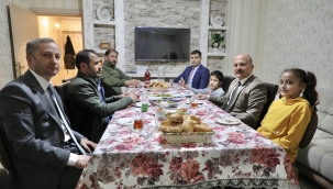 VALİ VAROL, İFTARI ÖĞRENCİ VE AİLELERLERLE AÇTI