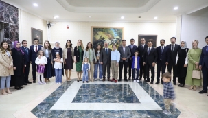 VAROL, AİLESİ VALİ YRD. VE İLÇE KAYMAKAMLARI İLE İFTARDA BİR ARAYA GELDİ.