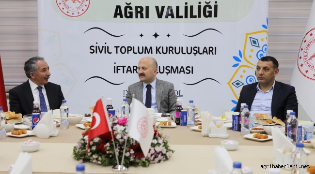 VAROL, PESONELİ VE STK TEMSİLCİLERİ İLE İFTARDA BULUŞTU