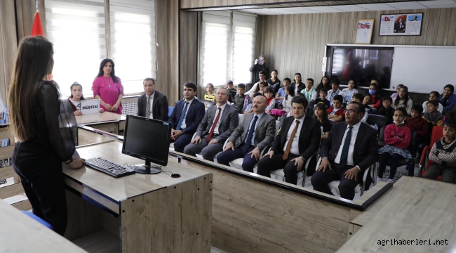 Ağrı Valisi Dr. Osman Varol, Semerkant Mesleki ve Teknik Anadolu Lisesini ziyaret etti.