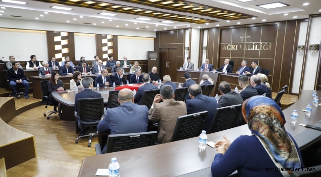 Ağrı Valisi Varol, STK Temsilcileriyle Bir Araya Geldi