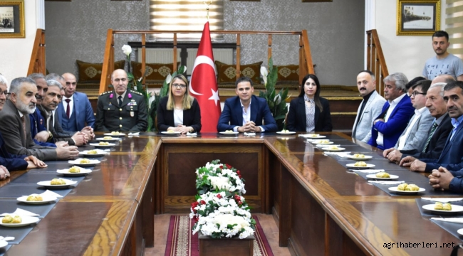 KAYMAKAM AKPINAR, BİR DİZİ BAYRAM ZİYARETİ GERÇEKLEŞTİRDİ