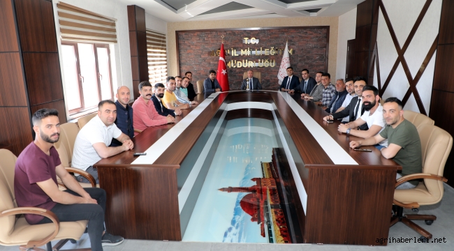 Müdür Kökrek, bölge birincileri ile bir araya geldi