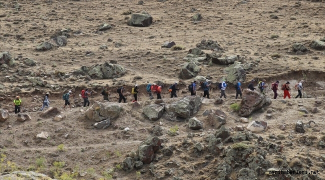 30 Ağustos Zafer Bayramı Günü Ağrı Dağın Zirvesinde 100 Dağcı İle İstiklal Marşımızı Okuyacağız