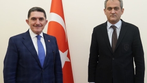 AK Parti Ağrı Milletvekili, Ekrem Çelebi Milli Eğitim Bakanı Mahmut Özer'i ziyaret etti.