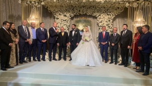 Bakan Soylu ve Belediye Başkanı Sayan, Zeydan ve Helvalı Ailesinin Mutluluklarına Ortak Oldular