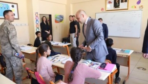 KAYMAKAM EKİNCİ KÖY OKULLARINI GEZDİ