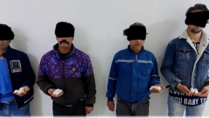 4 İran uyruklu şahıs midesinde uyuşturucu taşıdı