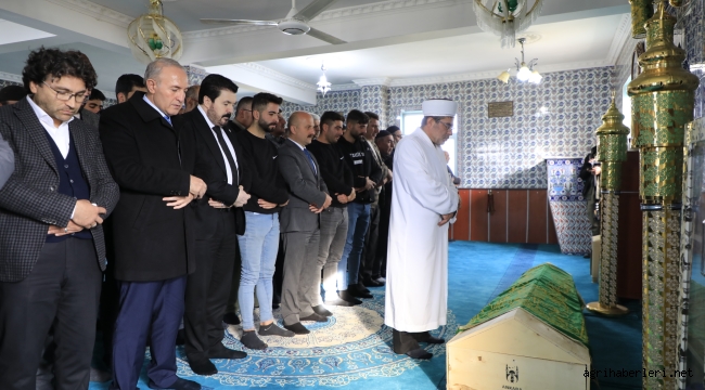 AĞRI VALİSİ DR. OSMAN VAROL VE HEYETİ TUTAK'TA HAYATINI KAYBEDENLERİN TAZİYELERİNE KATILDI
