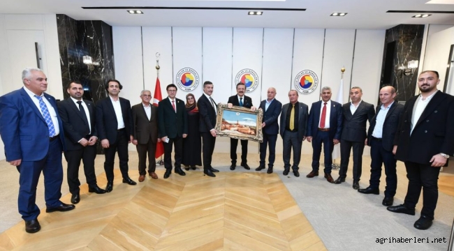 DOĞUBAYAZIT TİCARET VE SANAYİ ODASINDAN TOBB BAŞKANI HİSARCIKLIOĞLU'NA ZİYARET