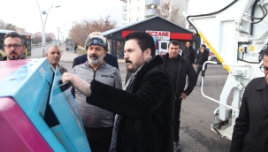 Ağrı Belediye Başkanı Savcı Sayan'ın girişimleri ve talimatları ile Ağrı'da 3 bin litre kapasiteli yer üstü konteynırlar yerleştirildi