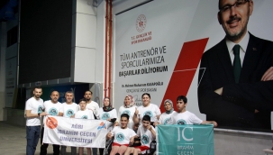 AİÇÜ ŞAMPİYONLARINI REKTÖR KARABULUT TEBRİK ETTİ