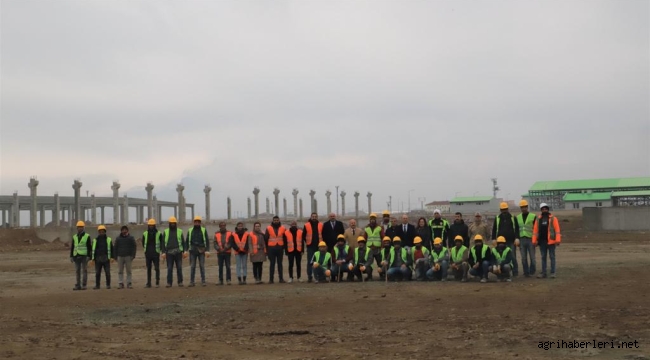 Vali Varol, Gürbulak Gümrük Kapısı, Olimpik Yüzme Havuzu ve Tekstil Kent inşaat Alanlarında İncelemelerde Bulundu.