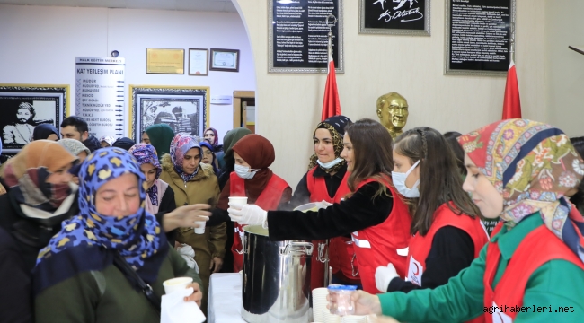 BAYAN VAROL, AĞRI'LI ANNELER OLARAK ÇOCUKLARIMIZI ELBİRLİĞİ İLE UYUŞTURUCU BATAĞINDAN KURTARACAĞIZ