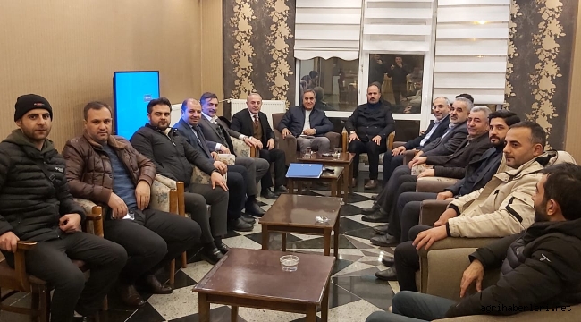  DESK'DEN ÖZYOLCU'YA DOĞUBAYAZIT'IN SORUNLARI İLE İLGİLİ DOSYA VERİLDİ