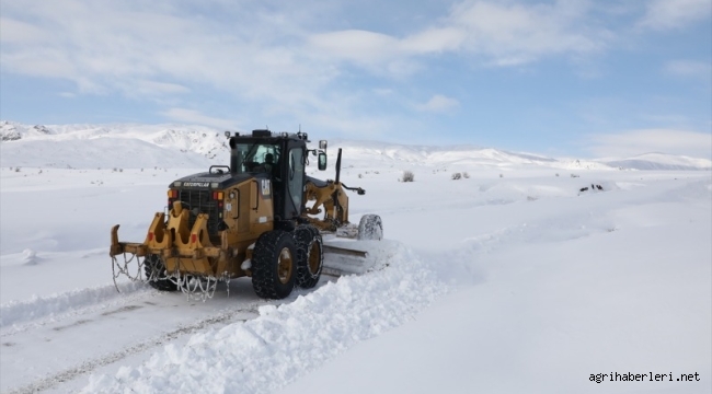 AĞRI'DA KAPALI OLAN KÖY YOLLARININ TAMAMI ULAŞIMA AÇILDI