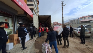  DOĞUBAYAZIT'TA İNSANİ VE TOPLANAN YARDIMLAR DUALAR İLE YOLA ÇIKTI