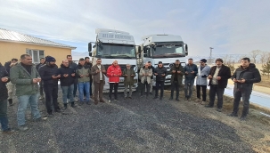 DOĞUBAYAZITLI ÇİFTÇİLER ADIYAMAN'A 8 TIR HAYVAN YEMİ GÖNDERDİ.