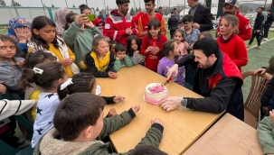 Varol ve Sayan'dan Ecrin'e doğum günü sürprizi