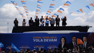 AK PARTİ AĞRI MİLLETVEKİLİ ADAYLARI, "TÜRKİYE YÜZYILI BAŞLIYOR" SLOGANIYLA TAM KADRO SAHAYA İNDİ