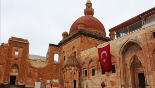 İshak Paşa Sarayı'nın kapanış saati uzatıldı