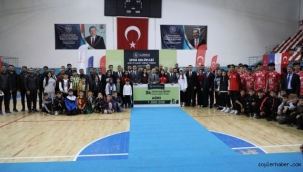  Ağrı'da Amatör Spor Kulüplerine 1 Milyon 80 Bin TL Destek