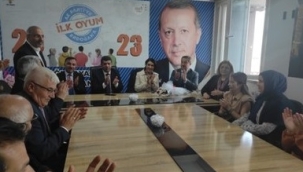 DOĞUBAYAZIT'TA KİLERCİ ÇİÇEKLER İLE KARŞILANDI