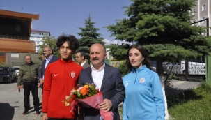 Vali, Spor Adamları ve Sporcular İle Buluştu.