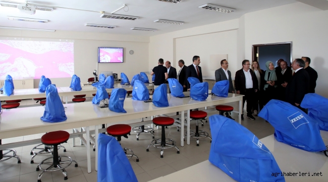 Ağrı İbrahim Çeçen Üniversitesi Tıp Fakültesi Bünyesinde, Araştırma Laboratuvarları Açıldı
