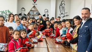 BAYRAMLIKLARI KÖY ÇOCUKLARI OKUSUN DERNEĞİNDEN