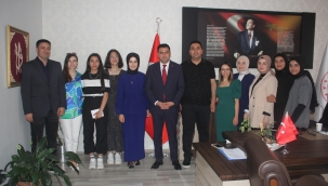 MÜDÜR KÖSEN, MÜDÜR SALMAN'A PLAKET TAKDİM ETTİ