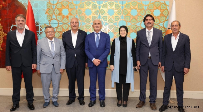 AK PARTİLİ AĞRI BELEDİYE BAŞKANLARI ANKARA YOLLARINDA