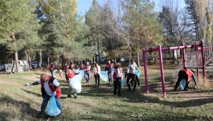 Ağrı Milli Eğitim Müdürlüğü, çevre temizliği etkinliği düzenledi