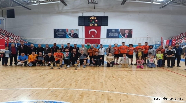 KAMU AĞRI ŞAMPİYONLARI ERZİNCAN BİLETLERİNİ ALDI