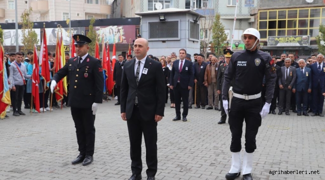  DOĞUBAYAZIT'TA 10 KASIM ATATÜRK'Ü ANMA PROGRAMI