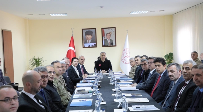 İÇİŞLERİ BAKANI ALİ YERLİKAYA SINIR GÜVENLİĞİ TOPLATISI İÇİN DOĞUBAYAZIT'TA