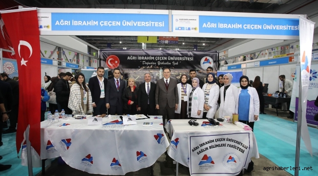 AİÇÜ Kuzeydoğu Anadolu Kariyer Fuarı'na Katıldı