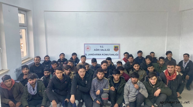 DOĞUBAYAZIT'TA JANDARMA'DAN GEÇİT YOK