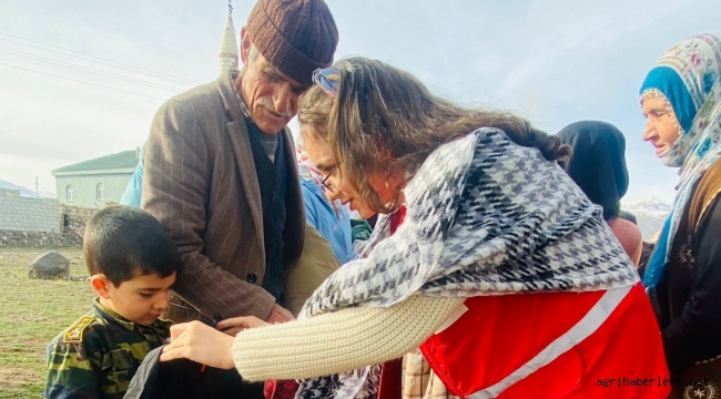 Kızılay Doğubayazıt'ta Hizmetlerine Ara Vermeden Devam Ediyor 