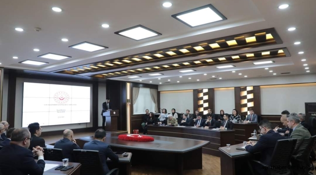 VALİ KOÇ'UN AĞRI'DA KADINA YÖNELİK ŞİDDET TOPLANTISI 