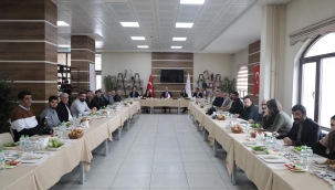 AĞRI VALİSİ MUSTAF KOÇ, BASIN İLE BİR ARAYA GELDİ